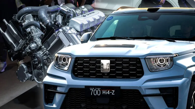 gwm-تكشف-tank-700-v8…-suv-صينية-بمحرك-ثماني-الأسطوانات