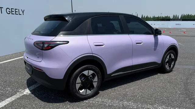 جيلي-ex2…-سيارة-كهربائية-صغيرة-بطموح-أكبر